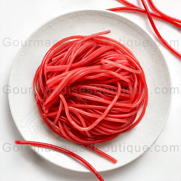 Spaghetti/Lassos lisses au bon goût fraise - Bonbons Ficelle de notre enfance qui nous rend nostalgique.