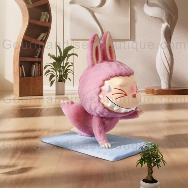 Labubu authentiques Lazy Yoga The Monster - Vrais/réels figurines de Pop Mart (avec QR code) - Boutique fiable Suisse/Genève de peluches/confiseries et de snacks.